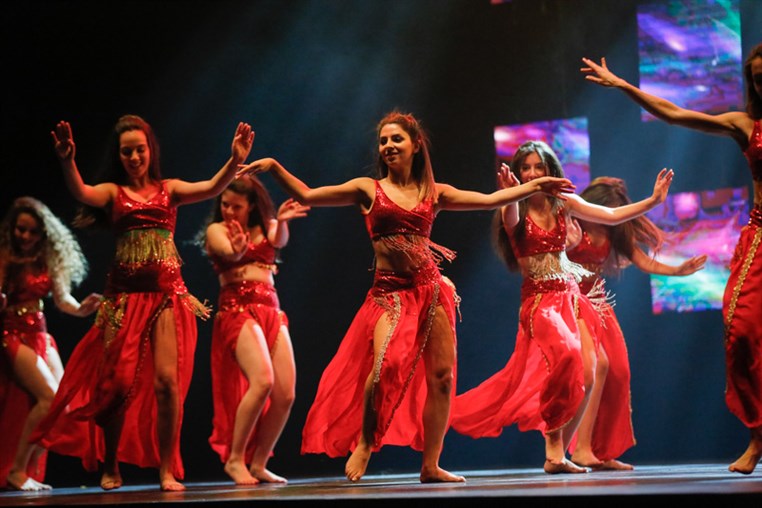 Tribe Dance Hold Your Dream 